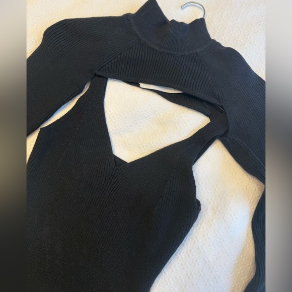 Abercrombie & Fitch Mini Sweater Dress + Mockneck Shrug Set - Picture 5 of 10